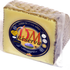 Queso de oveja Reserva DM Añejo - cuarto de queso