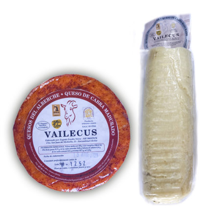 Pack de quesos de cabra artesanos semicurados Vailecus, con pimentón y tronco Vettón